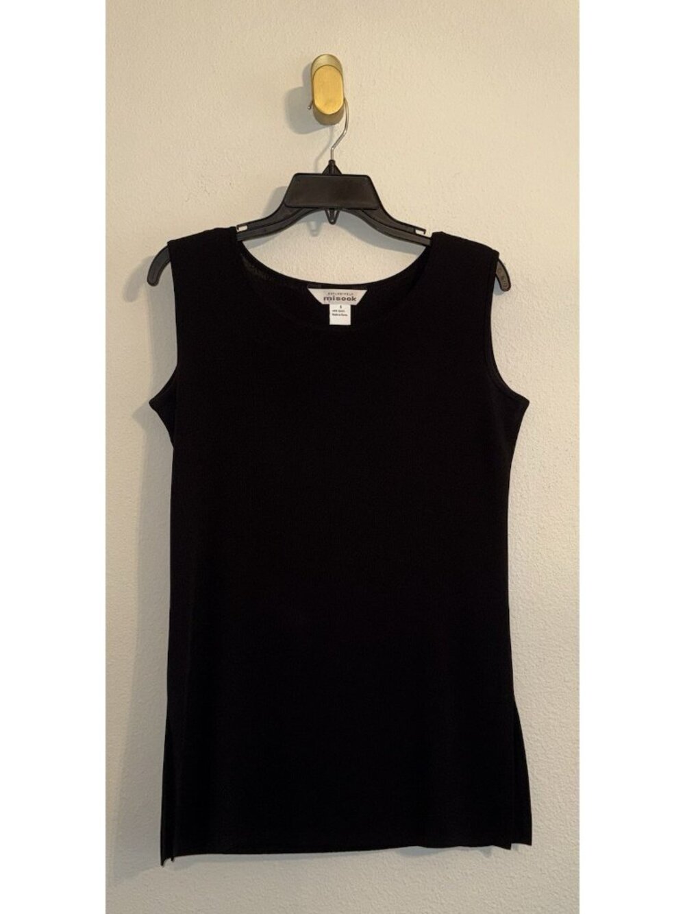 Misook Knit Sleeveless Shell Tank Top Round Neck Side Slits Womens S Small Black